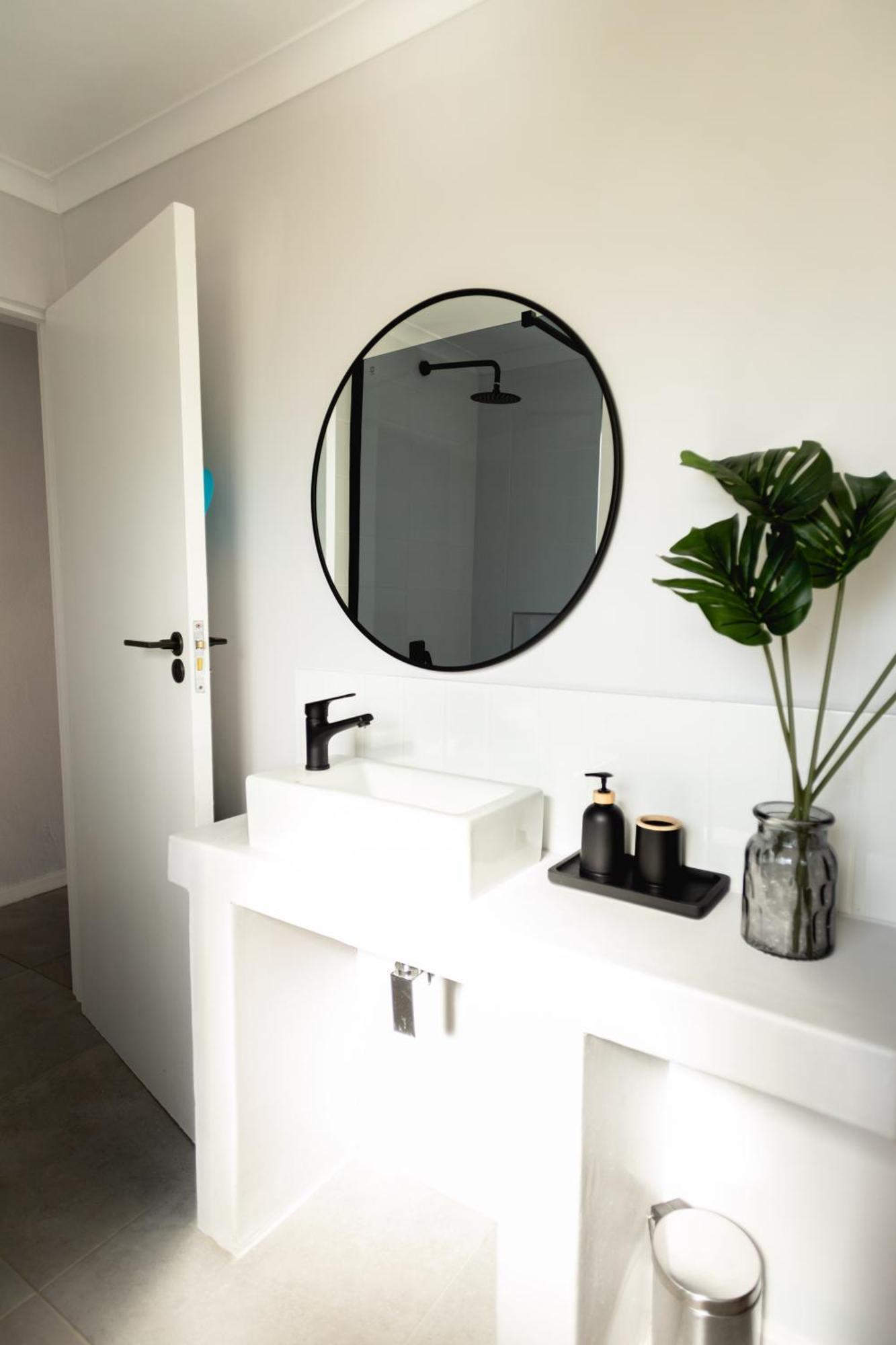 Ocean Whisper Unit 79 Hermanus